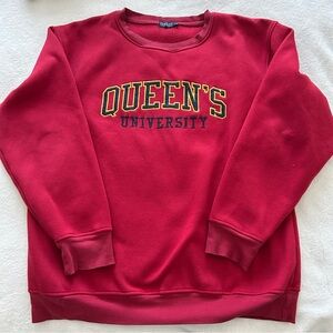 QUEENS CREWNECK